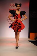 Model walk the ramp for Talent Box Kitch show at Lakme Fashion Week 2012 Day 5 in Grand Hyatt on 7th Aug 2012 (29).JPG